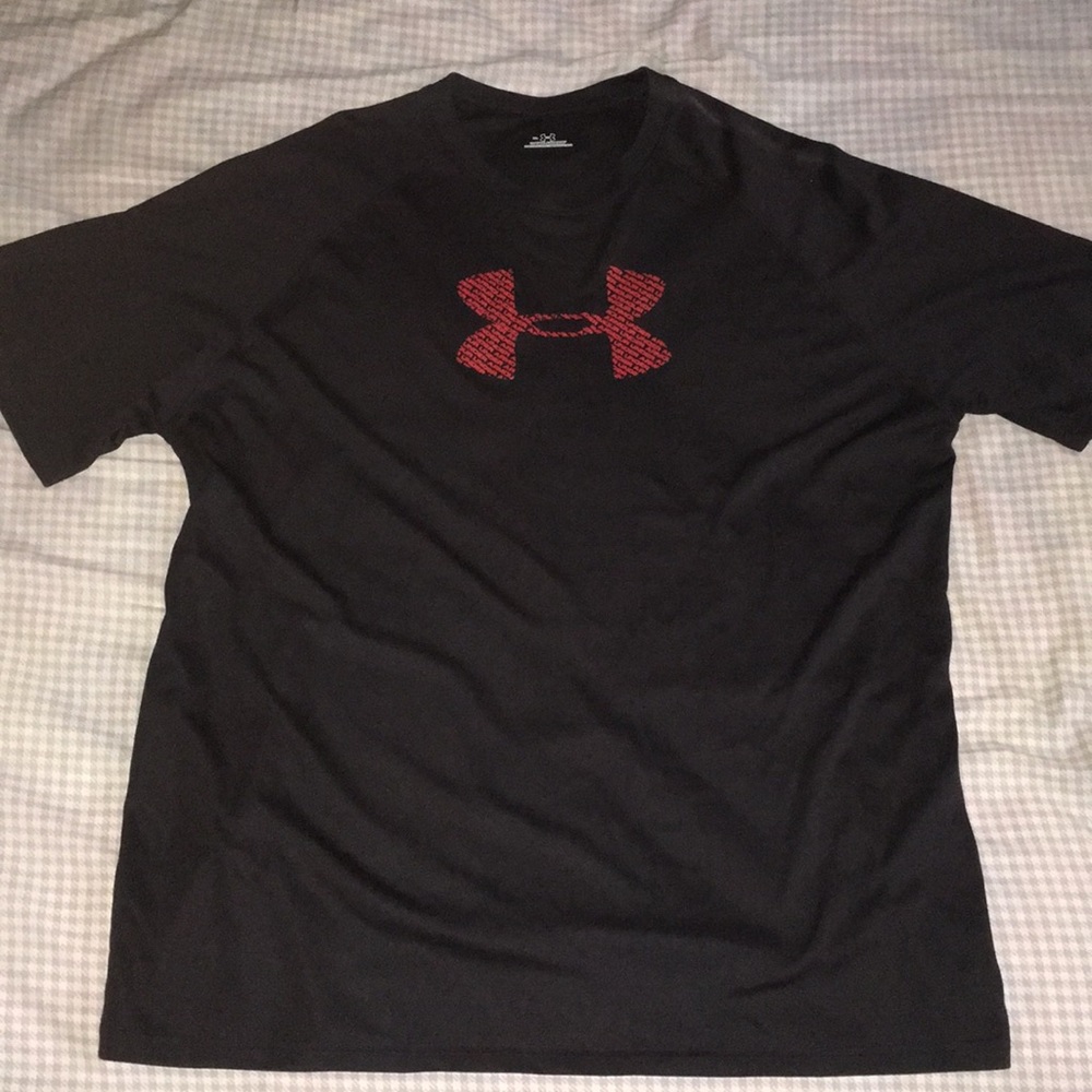 Under Armour Tshirt